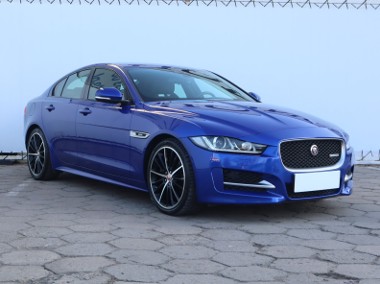 Jaguar XE I , Salon Polska, Serwis ASO, Automat, VAT 23%, Skóra, Navi,-1