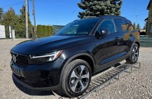 Volvo XC40 B5 AWD MOMENTUM PRO 2.0 benzyna 250KM 2025r GWARANCJA!
