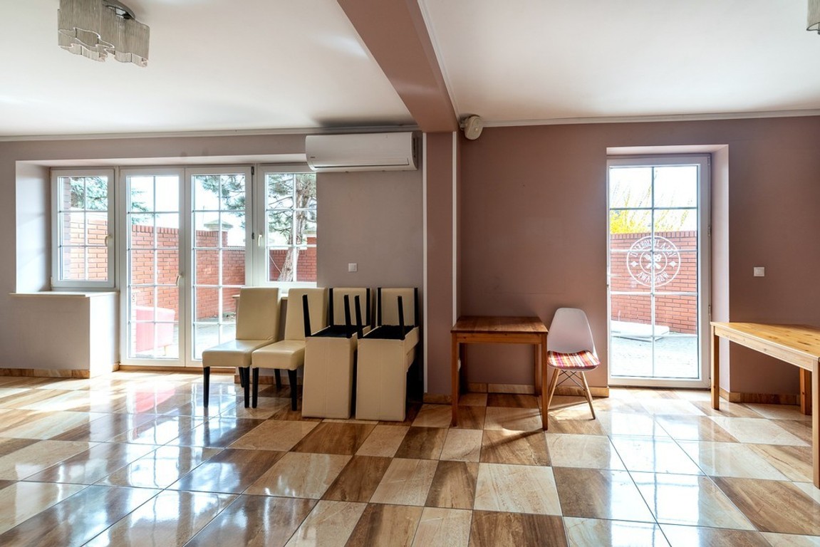 Gotowy biznes/ Ursynów/ 570 M2/ 19 P0K0I/ BISTRO - Więcej