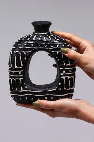 Ceramiczny Wazon z Bali – Owal z dziurą 18 cm-2