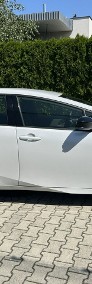Toyota Prius IV 2.0 Hybrid AWD biała perła-3