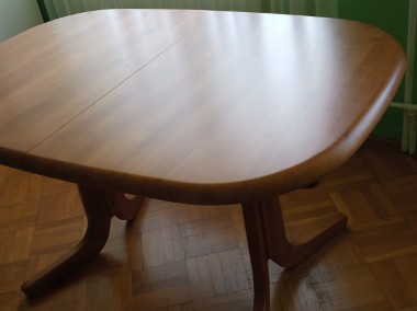 Stół rozkładany z litego drewna olchowego wybarwiony na koniak.-1