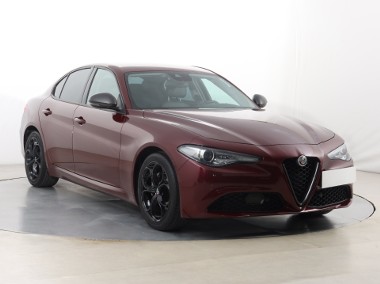 Alfa Romeo Giulia , Salon Polska, Serwis ASO, Automat, Skóra, Xenon, Bi-Xenon,-1