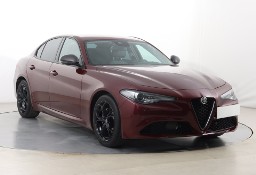 Alfa Romeo Giulia , Salon Polska, Serwis ASO, Automat, Skóra, Xenon, Bi-Xenon,