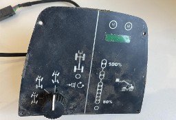 John Deere 3215 - ładowarka - przeciążeniówka