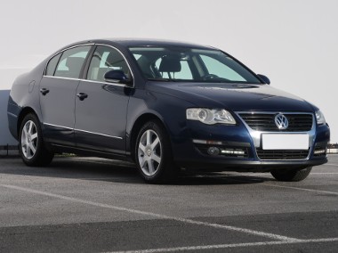 Volkswagen Passat B6 , Klimatronic, Tempomat, Parktronic, Podgrzewane siedzienia,-1