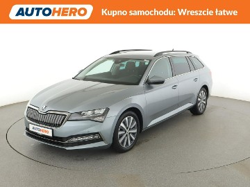 Skoda Superb III PHEV automat virtual cocpit klima auto grzane fotele navikamera i cz
