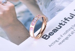 Nowy pierścionek złoty kolor różowa muszla stal szlachetna obrączka masa perłowa
