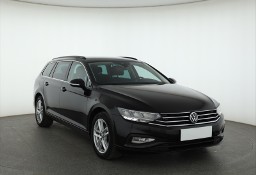 Volkswagen Passat B8 , Automat, Navi, Klimatronic, Tempomat, Parktronic,