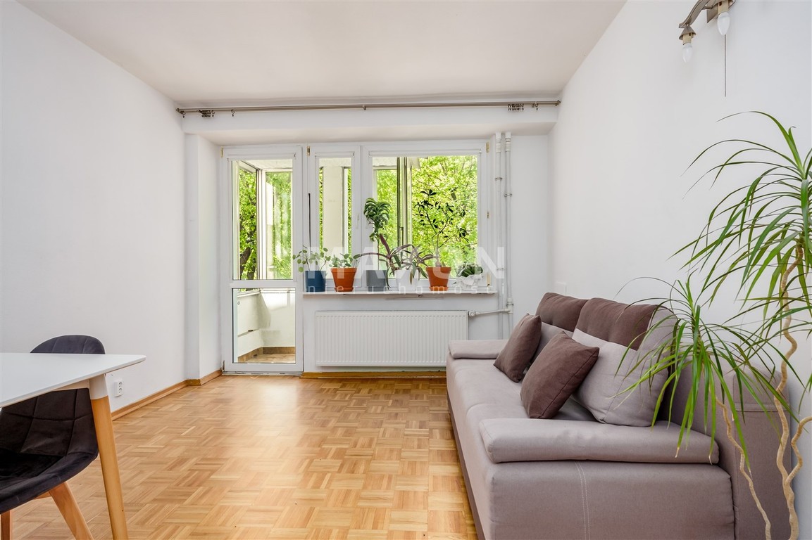 Balkon, miejsce postojowe, przy parku - Widok 2