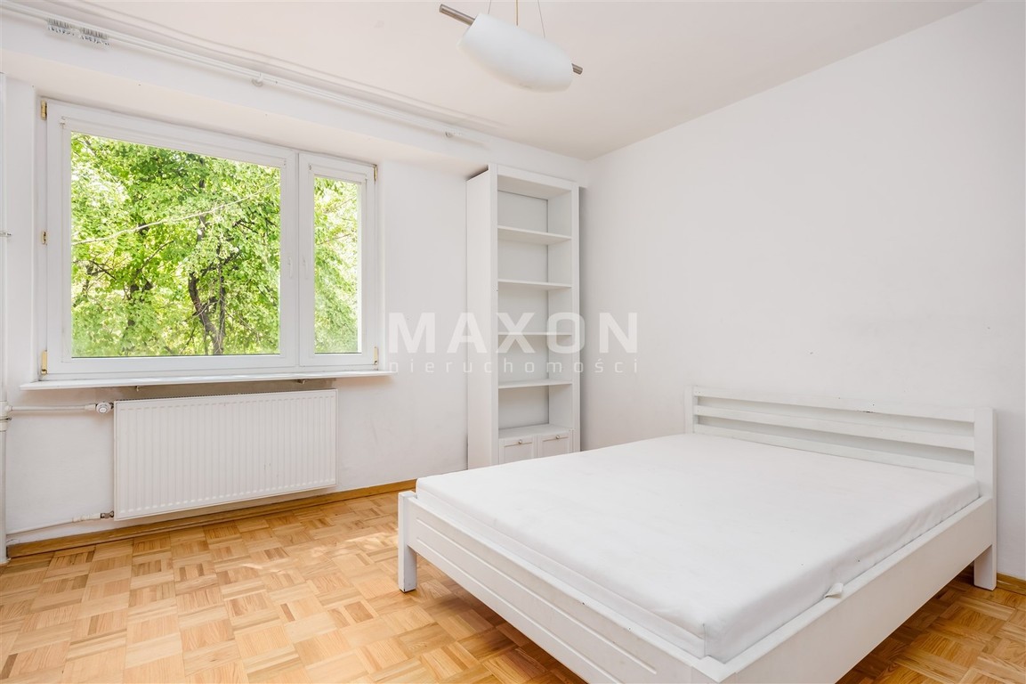 Balkon, miejsce postojowe, przy parku - Więcej