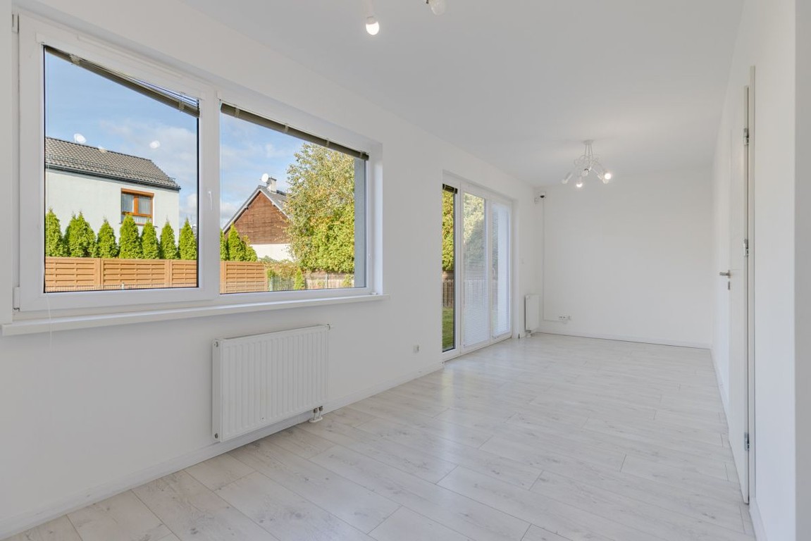 Skrajny szereg (96m²) na narożnej działce (371m²)