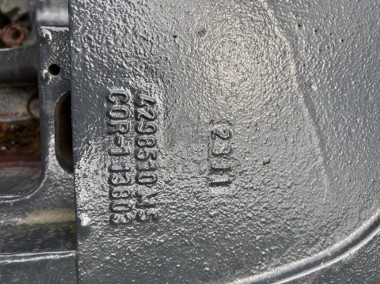 Massey Fergusson 5000 serie - support osi przedniej 4298510M5 4298510M8-2