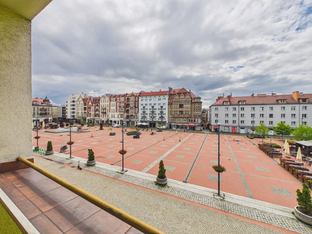 4 pokoje w bloku z balkonem - Rynek