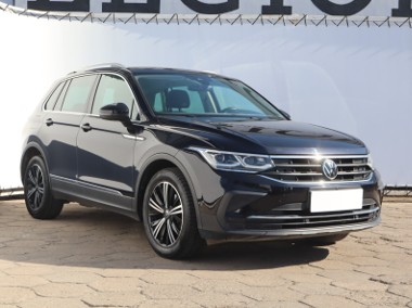Volkswagen Tiguan , Salon Polska, DSG, Klimatronic, Tempomat, Parktronic,-1