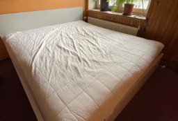 Wygodne łóżko z materacami 203 x 182