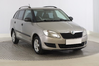 Skoda Fabia II , Salon Polska, Klima, Tempomat, Parktronic,ALU