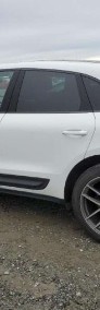 Porsche Macan-4