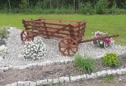 Wóz/fura drewniana do dekoracji ogrodu