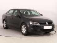 Volkswagen Jetta VI , Salon Polska, Klima, Parktronic, Podgrzewane siedzienia