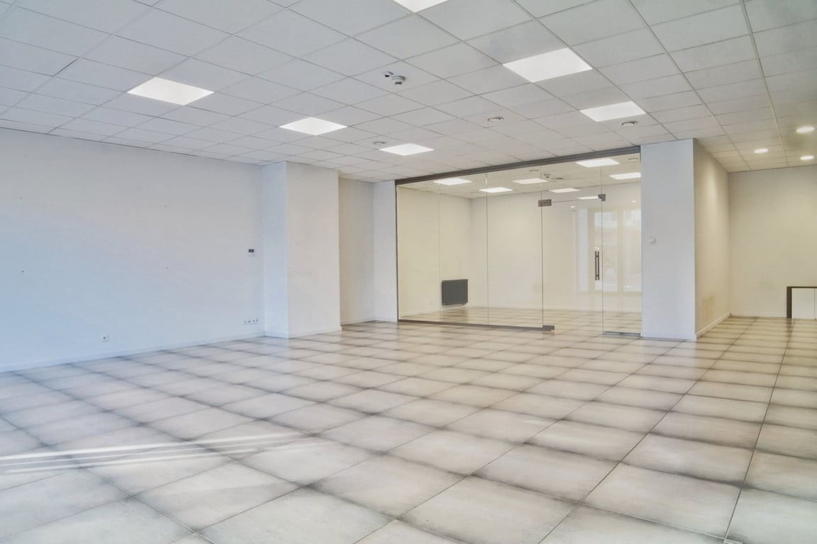 NA SPRZEDAŻ Atrakcyjny lokal użytkowy z witryną – Poznań, ul. Towarowa 37 (Centr - Widok 3