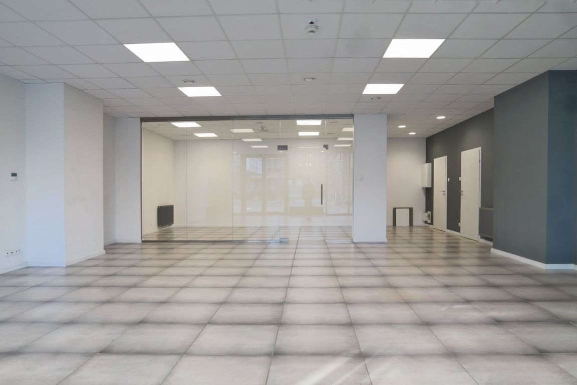 NA SPRZEDAŻ Atrakcyjny lokal użytkowy z witryną – Poznań, ul. Towarowa 37 (Centr - Widok 5