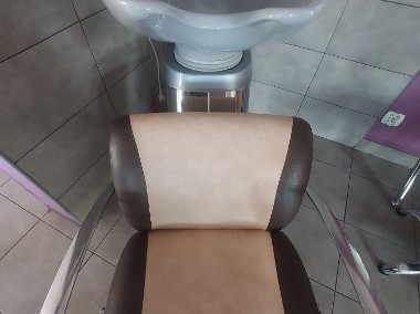 myjnia fryzjerska, umywalka szara, fotel skóra ekologiczna-2