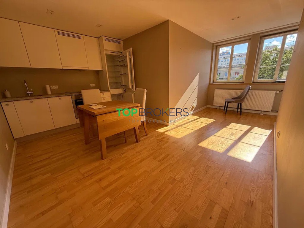 Cztery pokoje w centrum, parking, metro - Widok 4
