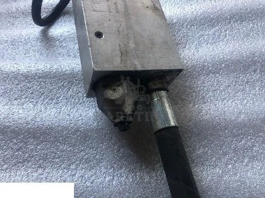 Claas Ranger - Zamek Siłownika Wychyłu Łyźki-1