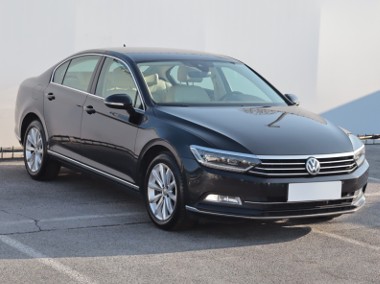 Volkswagen Passat B8 , Salon Polska, Serwis ASO, 190 KM, Automat, Skóra, Navi,-1