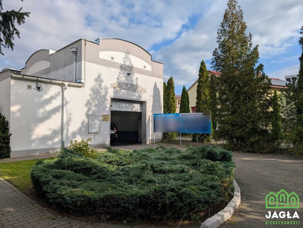 Myjnia tunelowa +6 st. ręcznych Fordon 330/2632 m² – další
