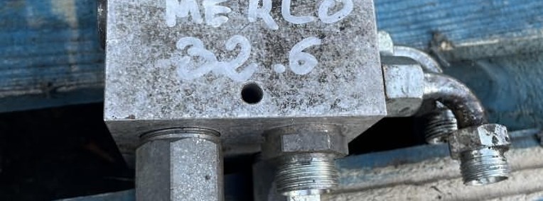 Merlo 32.6 - zamek hydrauliczny-1