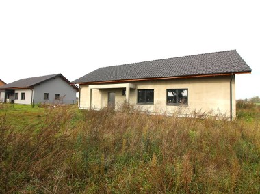Dom w stanie surowym zamkniętym w Tychowie-1
