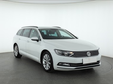 Volkswagen Passat B8 , 190 KM, Automat, Klimatronic, Tempomat, Parktronic,-1