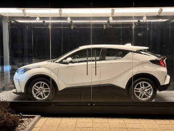 Toyota C-HR C-HR 1.8 ElHYBRID Active, bezwyp, IIkmpl kół, stan bdb,f-ra Vat brut