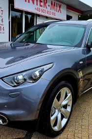 Infiniti QX70-2