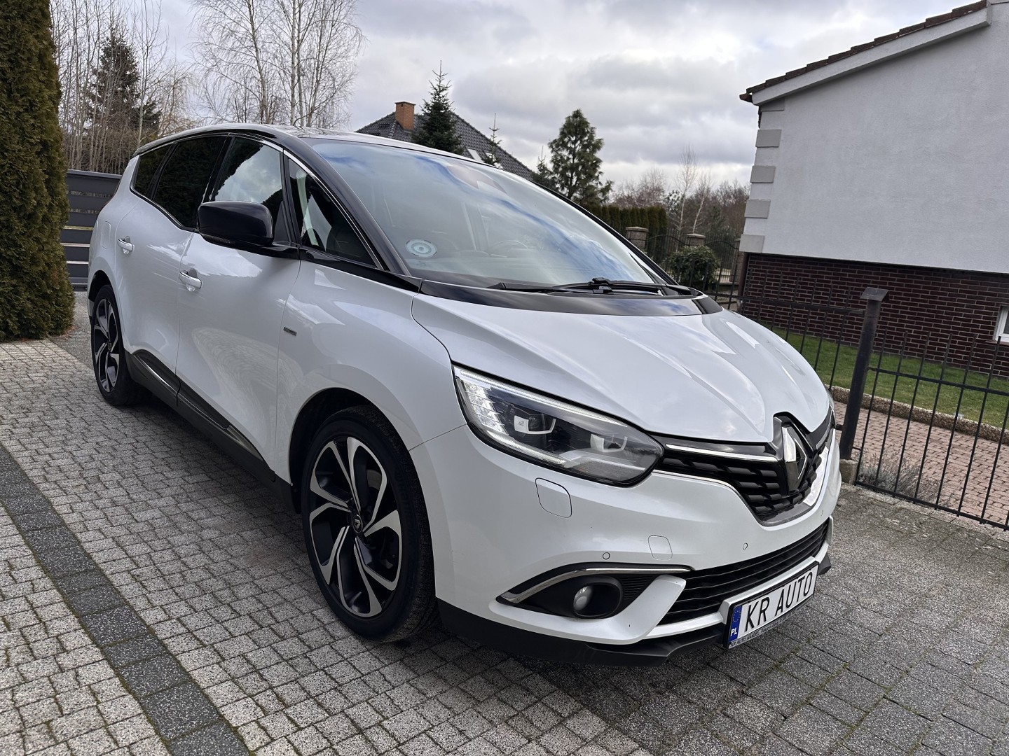 Renault Grand Scenic IV 1.7 dCi 120KM Automat FULL LED BOSE Półskóra Navi 7 Osób