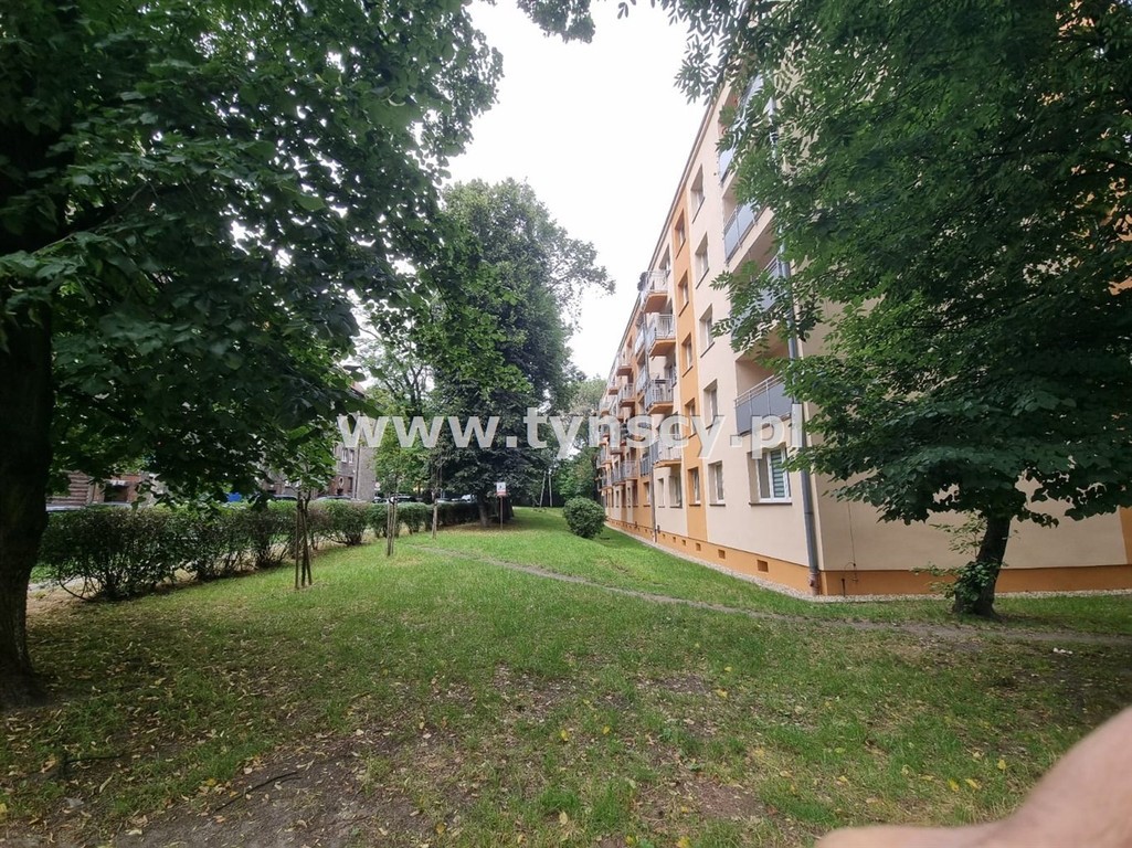 M3 Grottgera w bloku z balkonem i c.o. - Widok 2