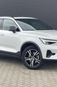 Volvo XC40 B3 Plus Dark B3 Plus Dark Podgrzewana szyba przednia + Przyciemniane-2