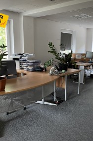 Średniej wielkości pomieszczenie biurowe-2