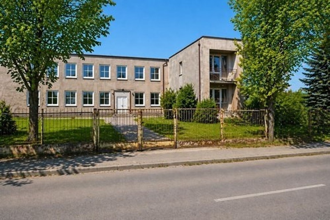 Dom na sprzedaż, 9 pokoi, 700 m², Przystajń