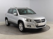 Volkswagen Tiguan , Xenon, Klima, Tempomat, Parktronic, Podgrzewane siedzienia,