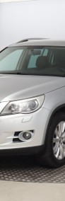 Volkswagen Tiguan , Xenon, Klima, Tempomat, Parktronic, Podgrzewane siedzienia,-3