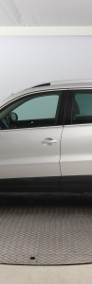 Volkswagen Tiguan , Xenon, Klima, Tempomat, Parktronic, Podgrzewane siedzienia,-4