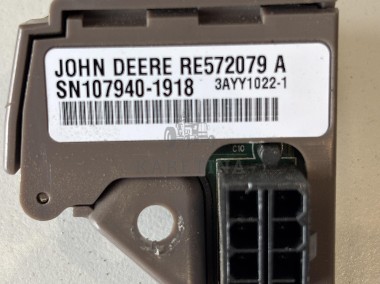 John Deere seria 6000 7000 8000 R - przycisk sterowania SCV RE572079-2