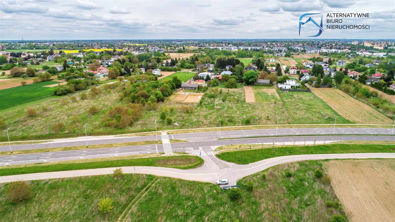 Działka usługowa 2km od węzła S17 – pohled 4