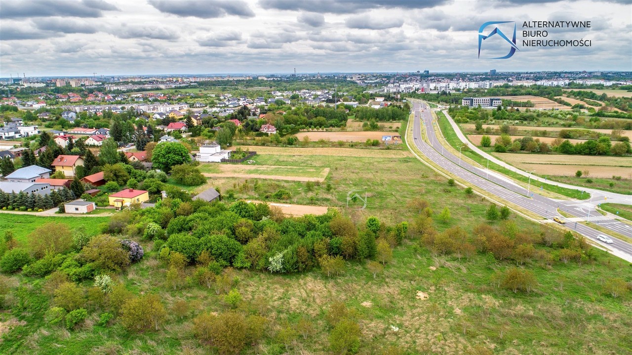 Działka usługowa 2km od węzła S17 – pohled 6