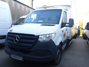 Mercedes-Benz Sprinter-1