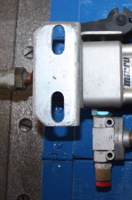 Silownik pneumatyczny MICRO dl 1300 mm-2