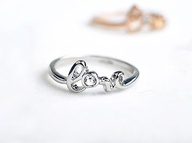 Nowy pierścionek srebrny kolor LOVE miłość biała cyrkonia oczko celebrytka-1